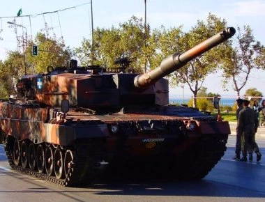 «Εδώ το καλό leasing»: Πουλάμε με χρονομίσθωση 183 Leopard-2A4 για να... θωρακίσουμε (!) τα υπόλοιπα!